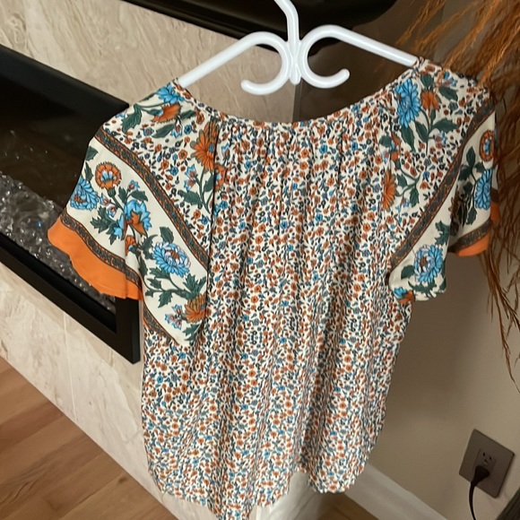 SHEIN cotton bell sleeve top - Picture 3 of 3